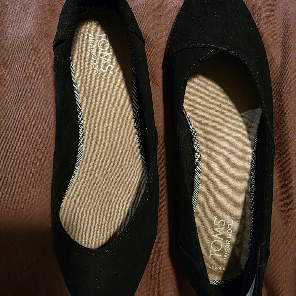 TOMS Women's Classic Black Loafers